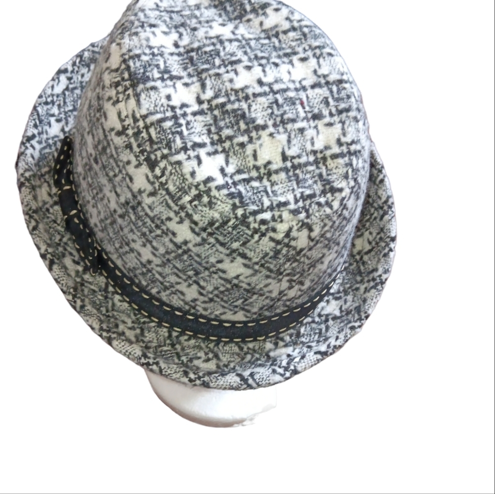 Something Special White & Black Unisex Hat Black n White Brograin Band S…